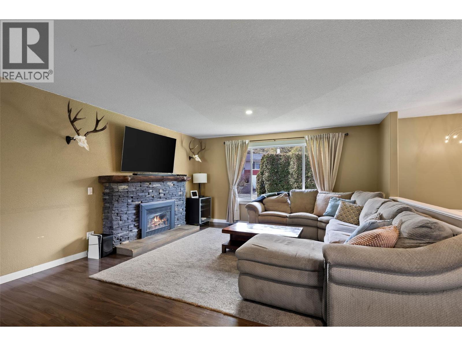 265 MCKAY Place - 5