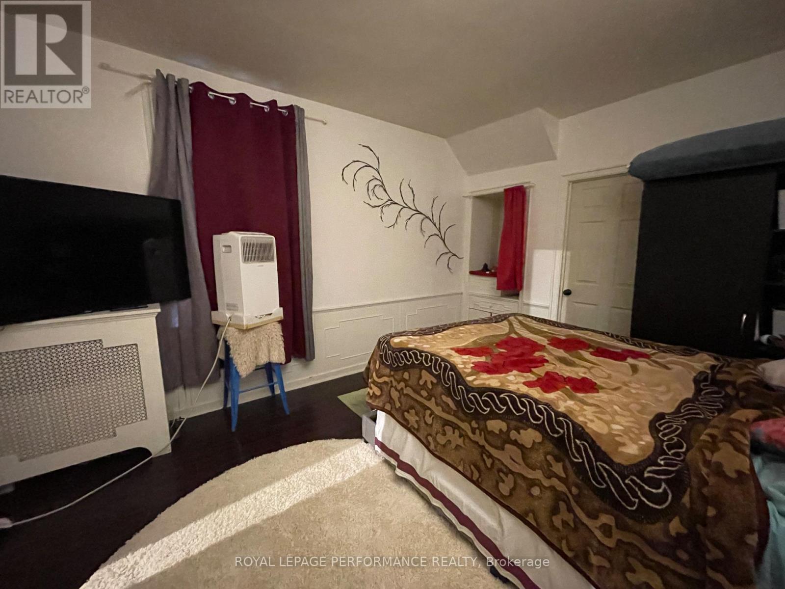 402 PITT STREET - 14