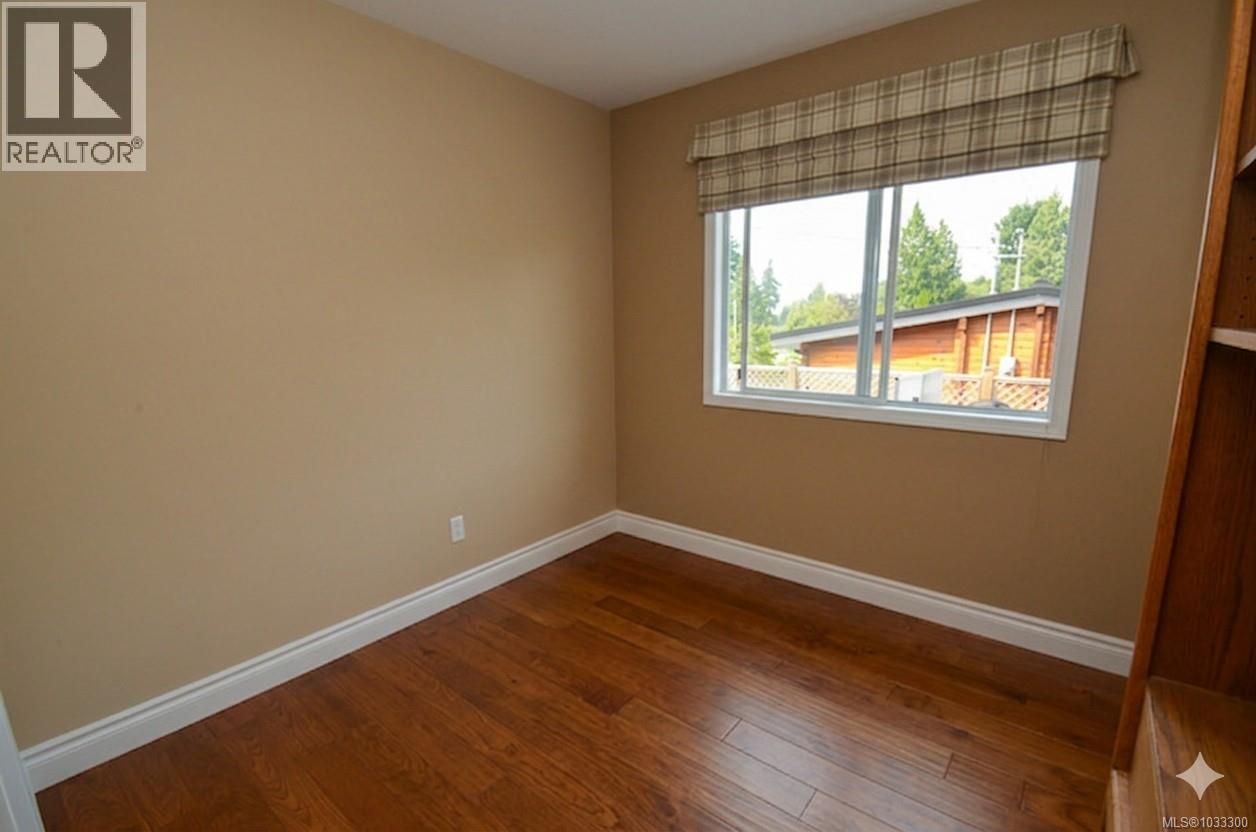 766 Canyon Cres - 18