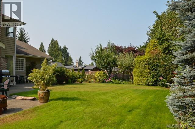 766 Canyon Cres - 24