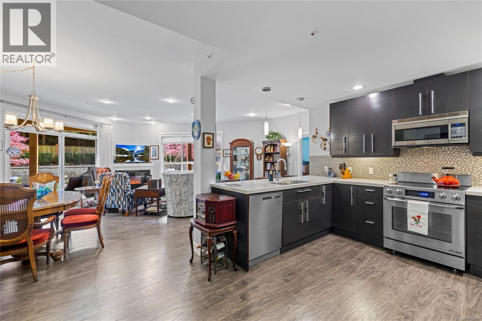 #100 439 College Rd - 19