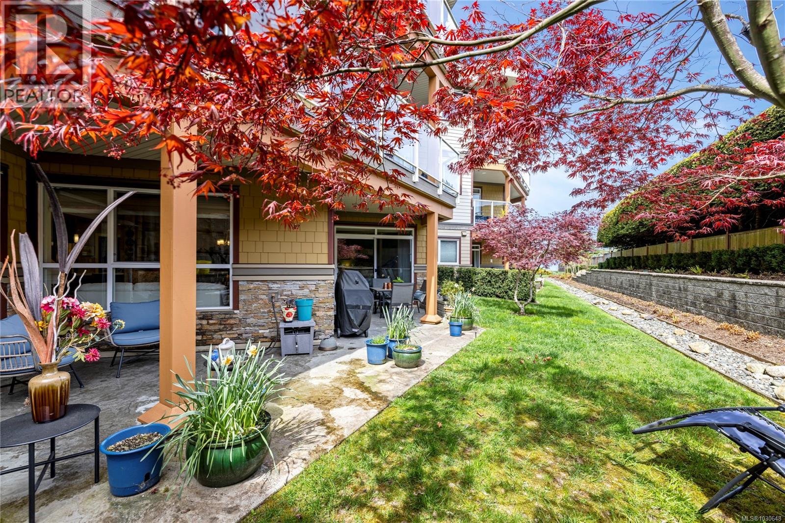 #100 439 College Rd - 22