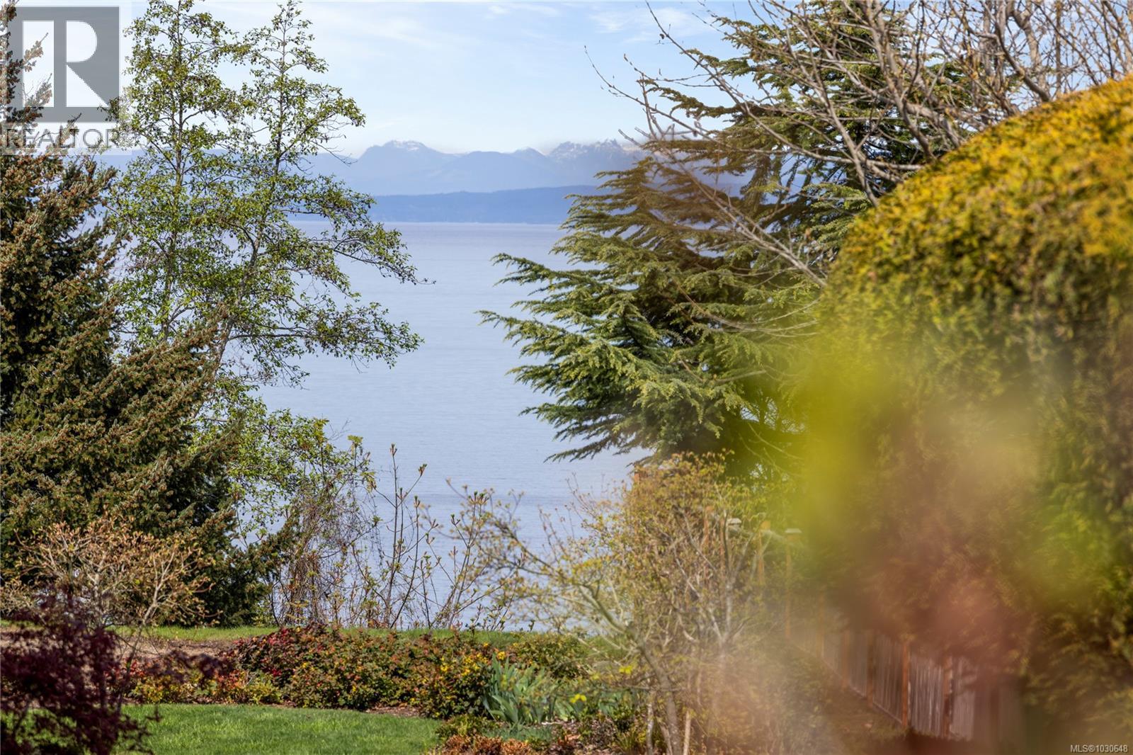 #100 439 College Rd - 25