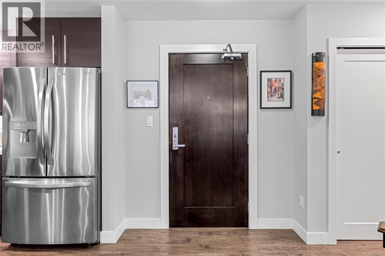 #100 439 College Rd - 27