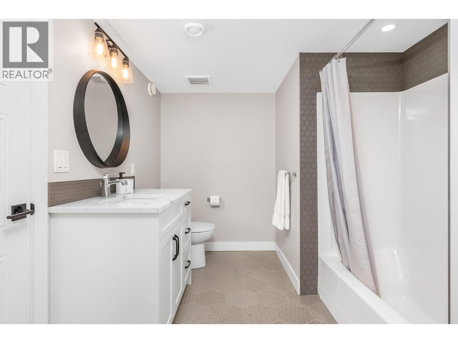 8000 Bench Row Road, Vernon