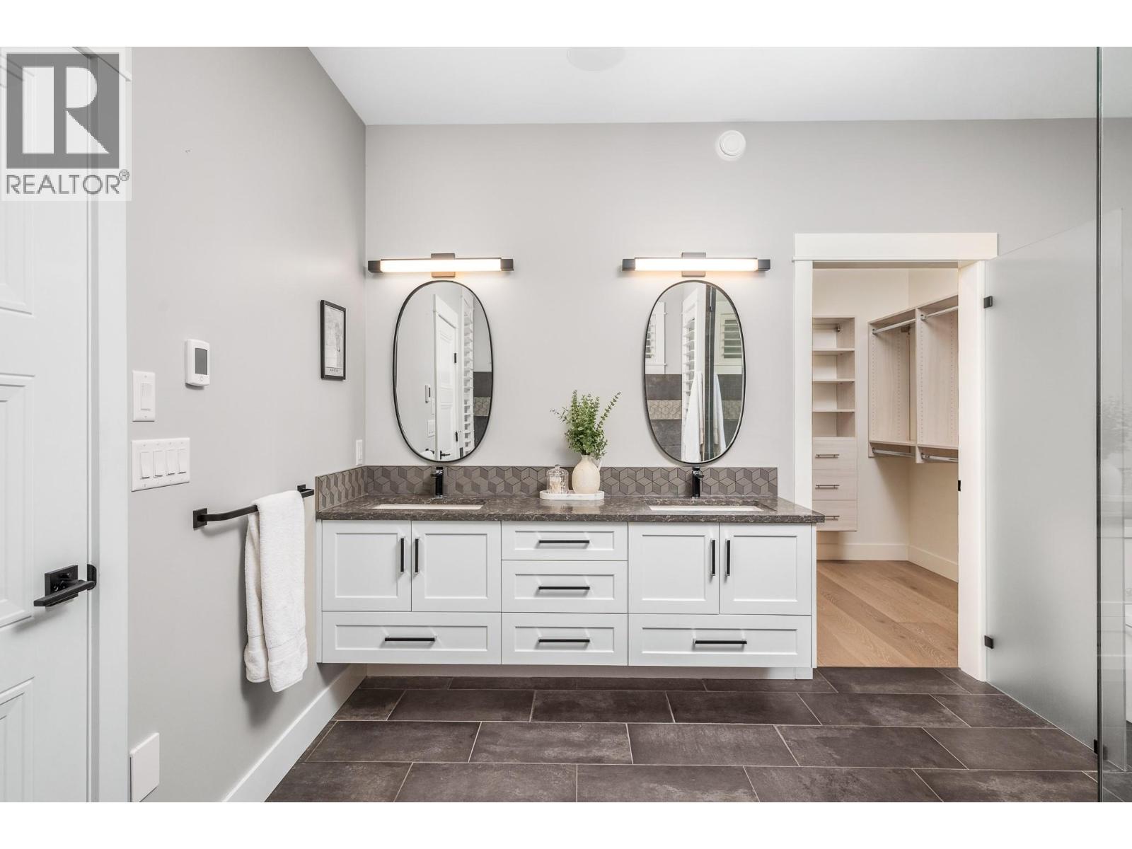 8000 Bench Row Road, Vernon