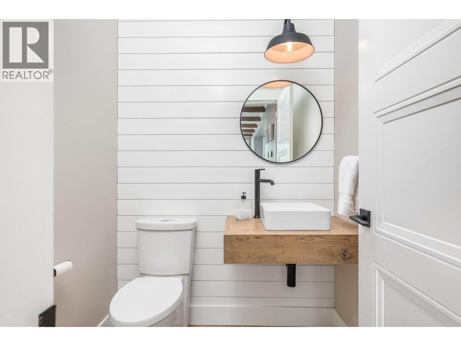 8000 Bench Row Road, Vernon