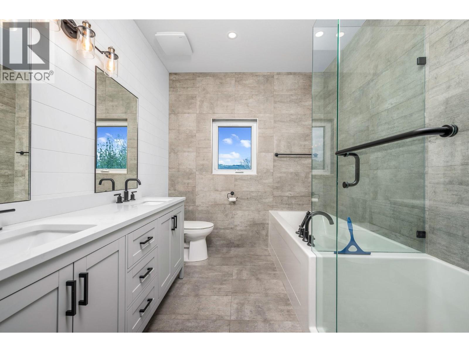 8000 Bench Row Road, Vernon