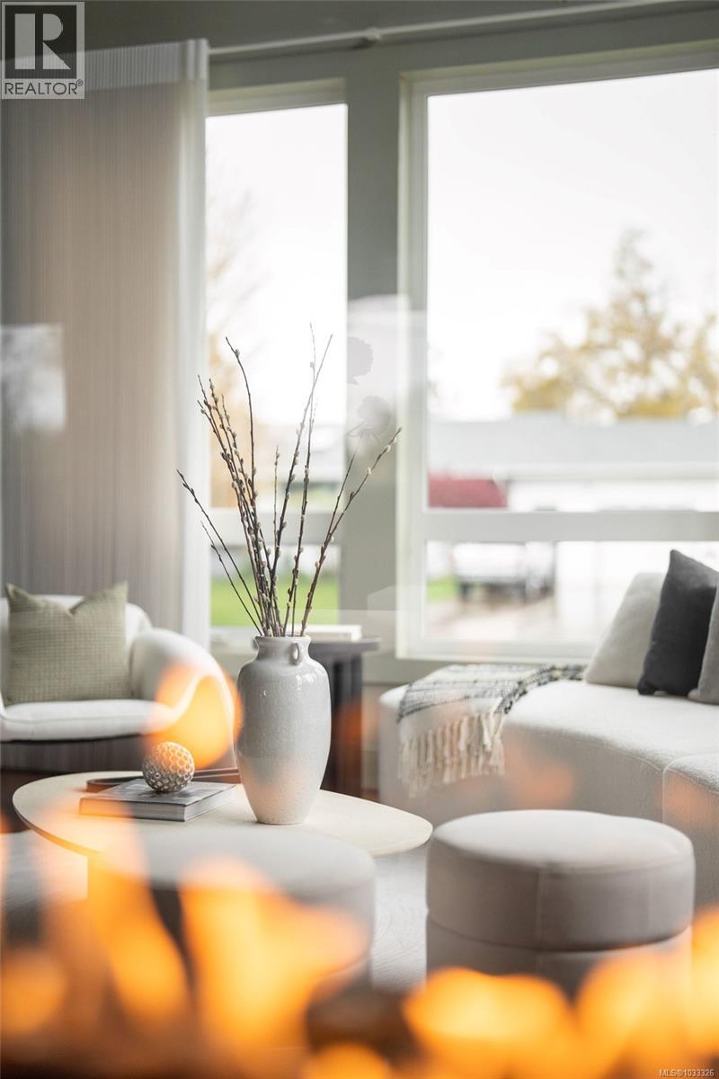  2835 Lincoln Road, Oak Bay