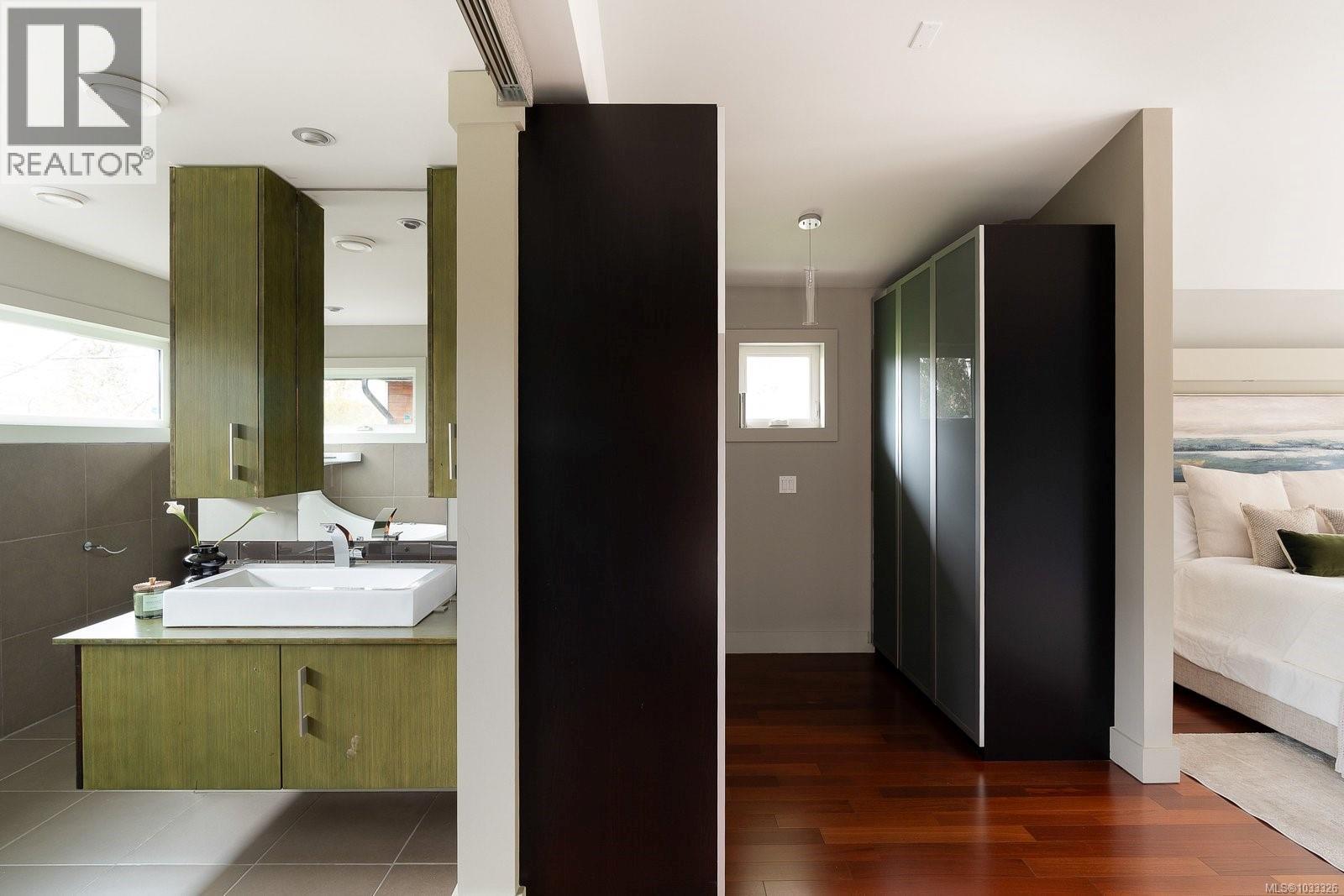  2835 Lincoln Road, Oak Bay