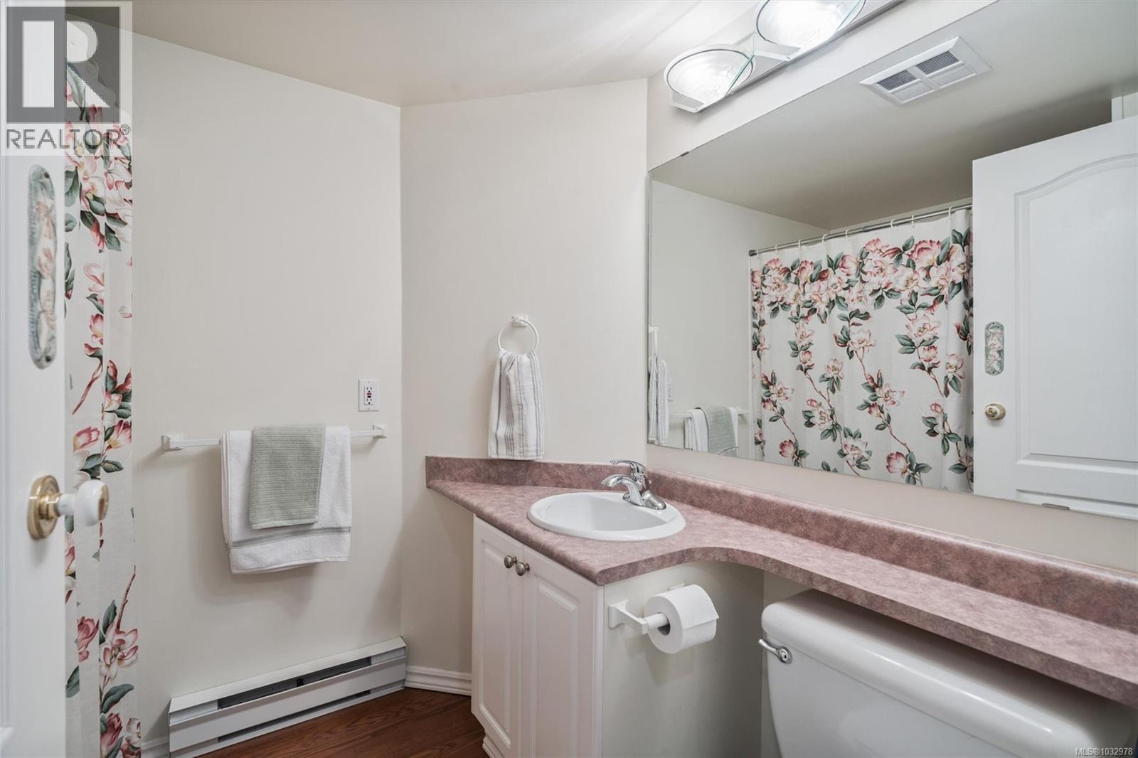 102 936 Fairfield Road, Victoria