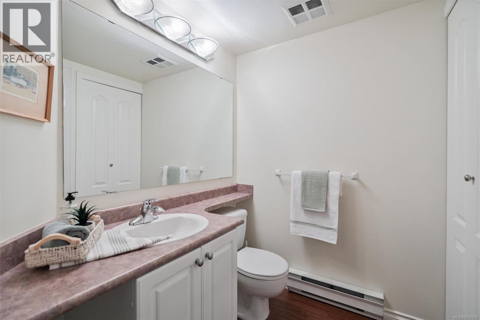 102 936 Fairfield Road, Victoria