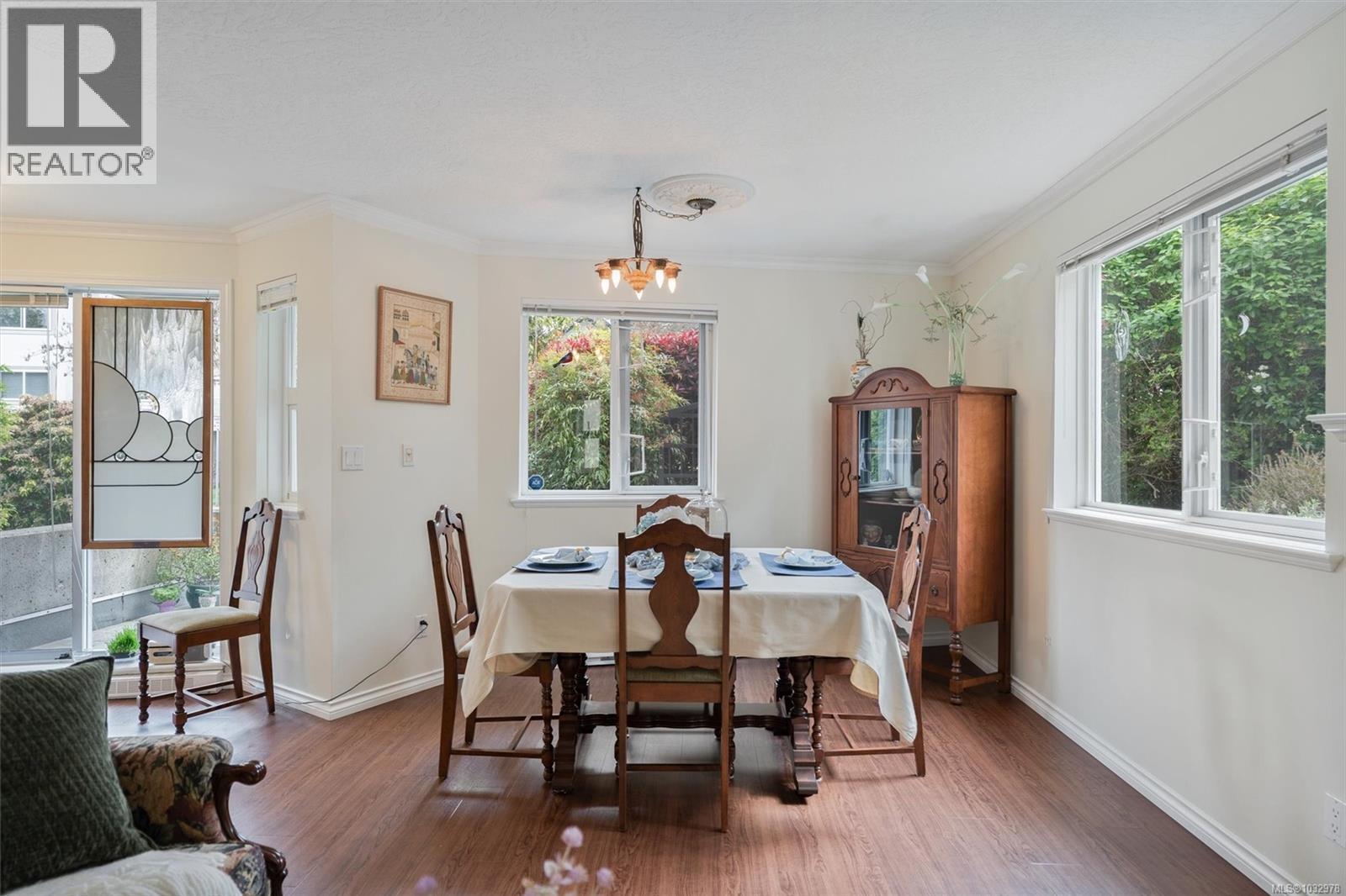 102 936 Fairfield Road, Victoria