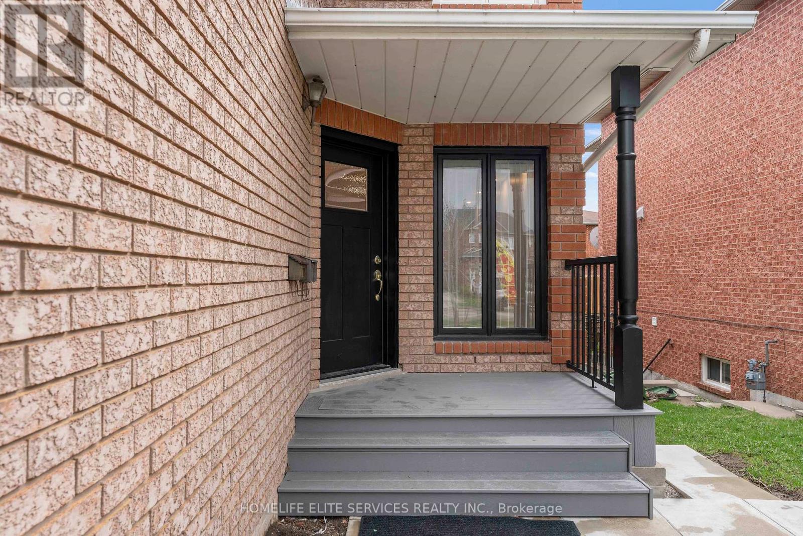 7 LENTHALL AVENUE - 3