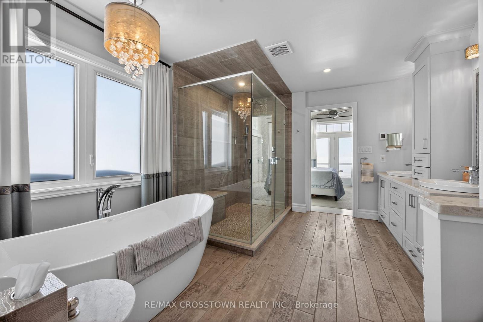 167 LAKESHORE ROAD W — photo 24