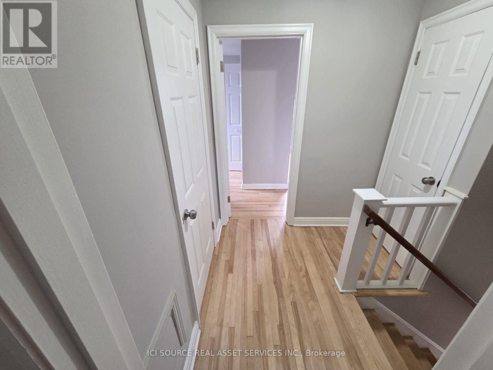 30 SUNNYCREST DRIVE - 20