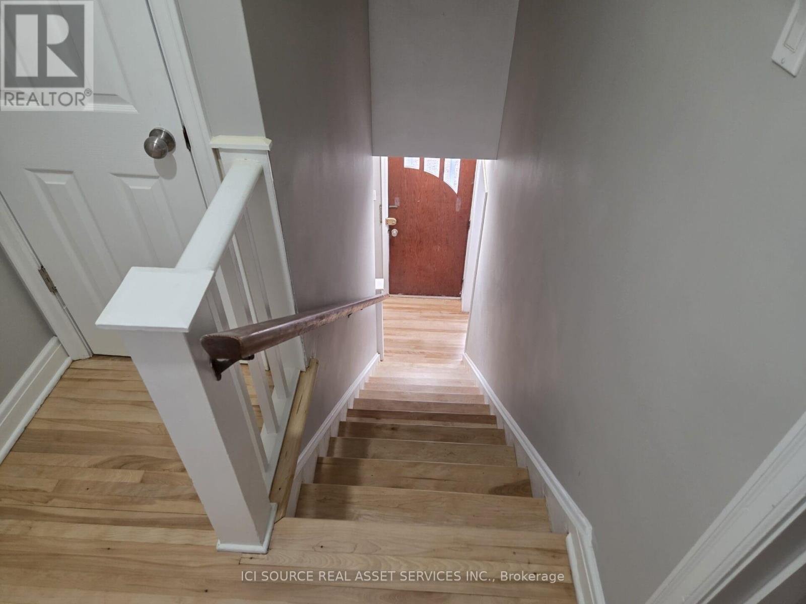30 SUNNYCREST DRIVE - 21