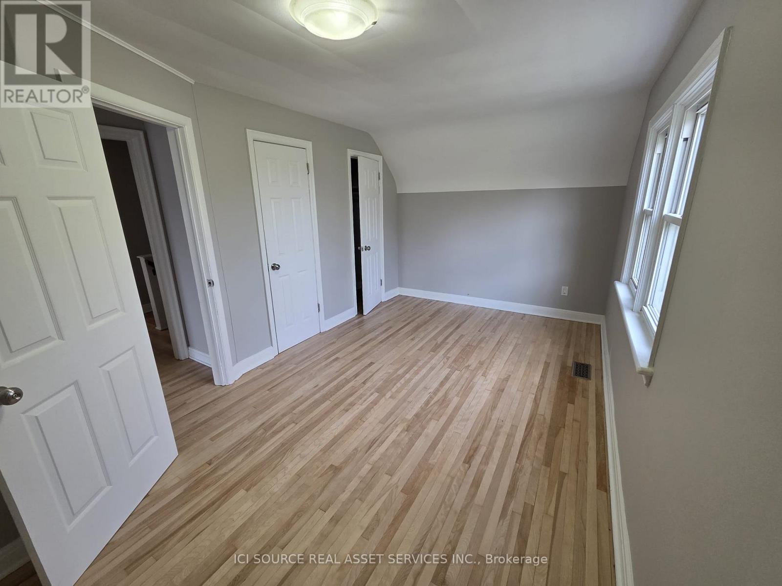 30 SUNNYCREST DRIVE - 19