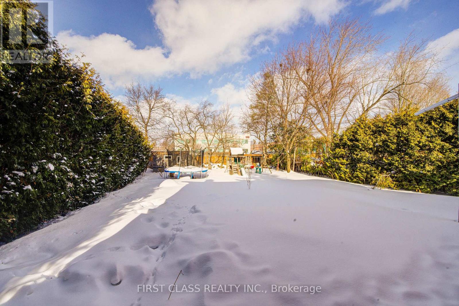 126 SHERWOOD FOREST DRIVE — photo 34