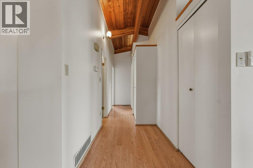 3220 5 Avenue SE - 9