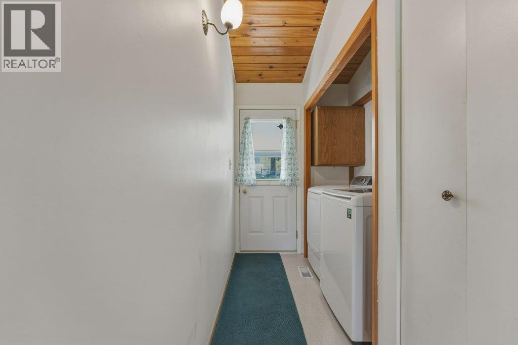 3220 5 Avenue SE - 8