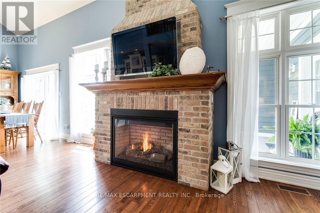 1026 BEACH BOULEVARD - 12