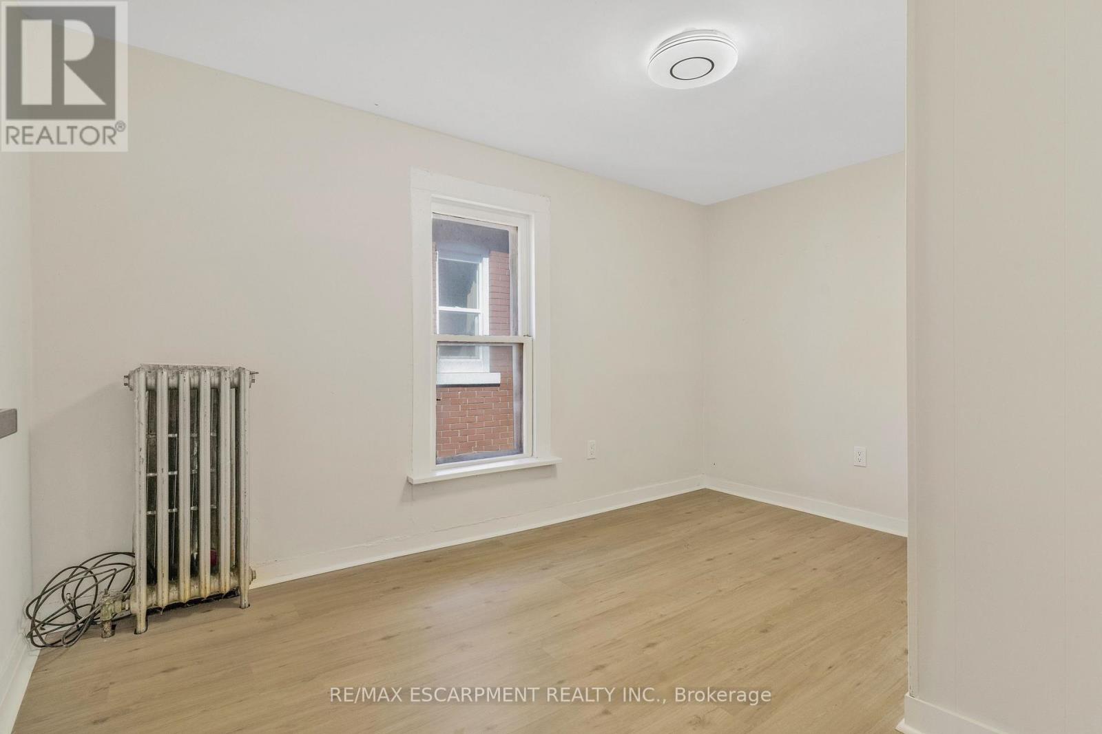 16 ALBERT STREET - 17