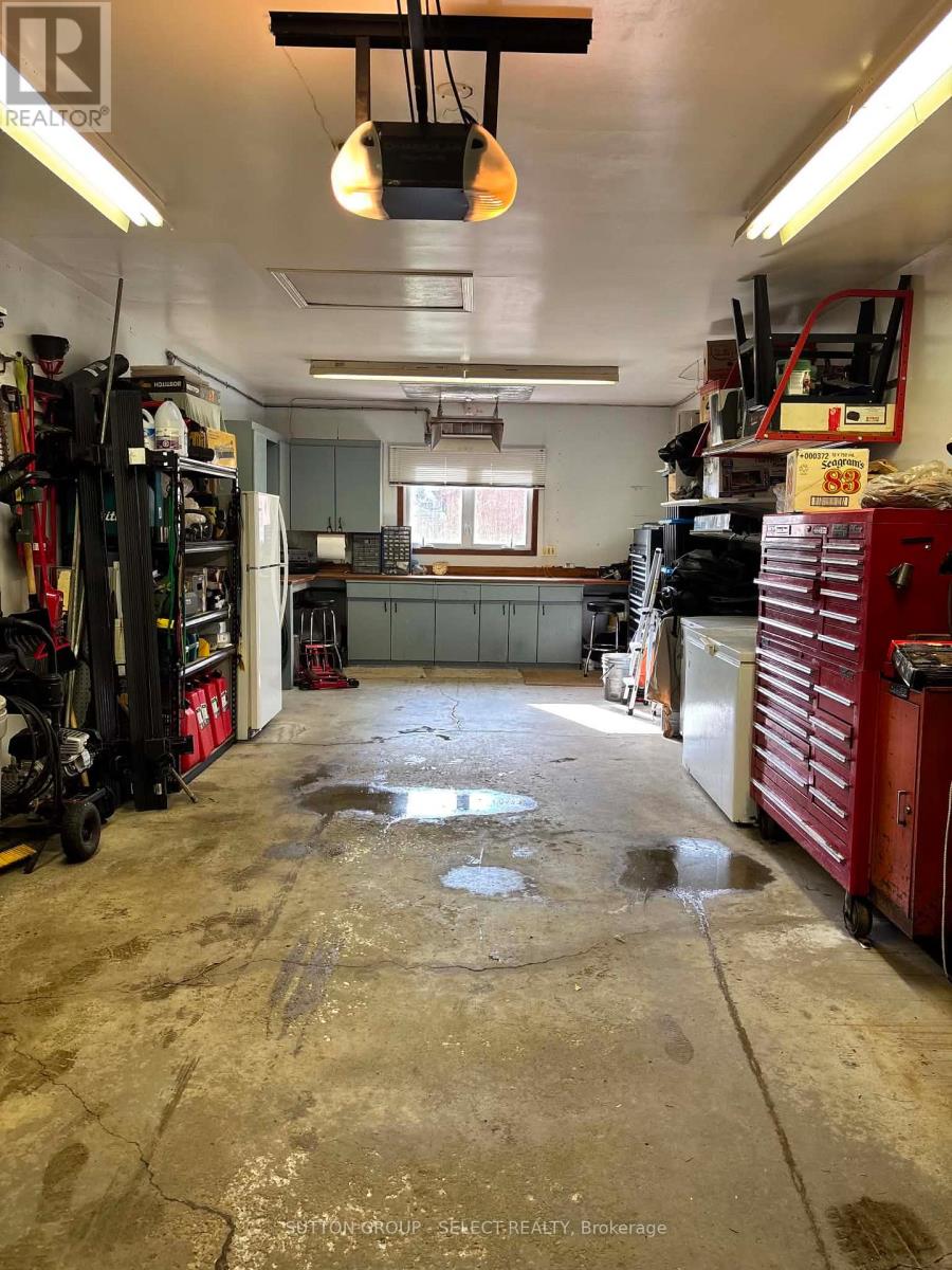 1054 CHIPPEWA DRIVE Property Photo