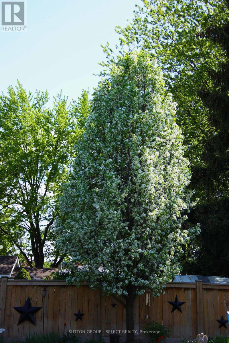 1054 CHIPPEWA DRIVE Property Photo