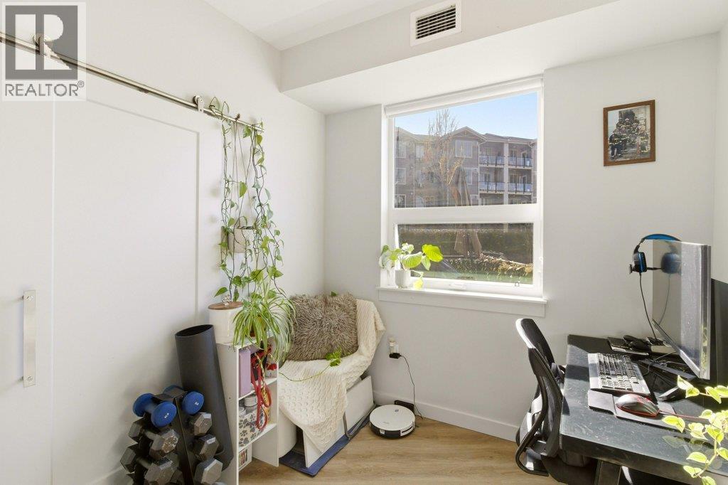 #101 3638 Mission Springs Drive - 16