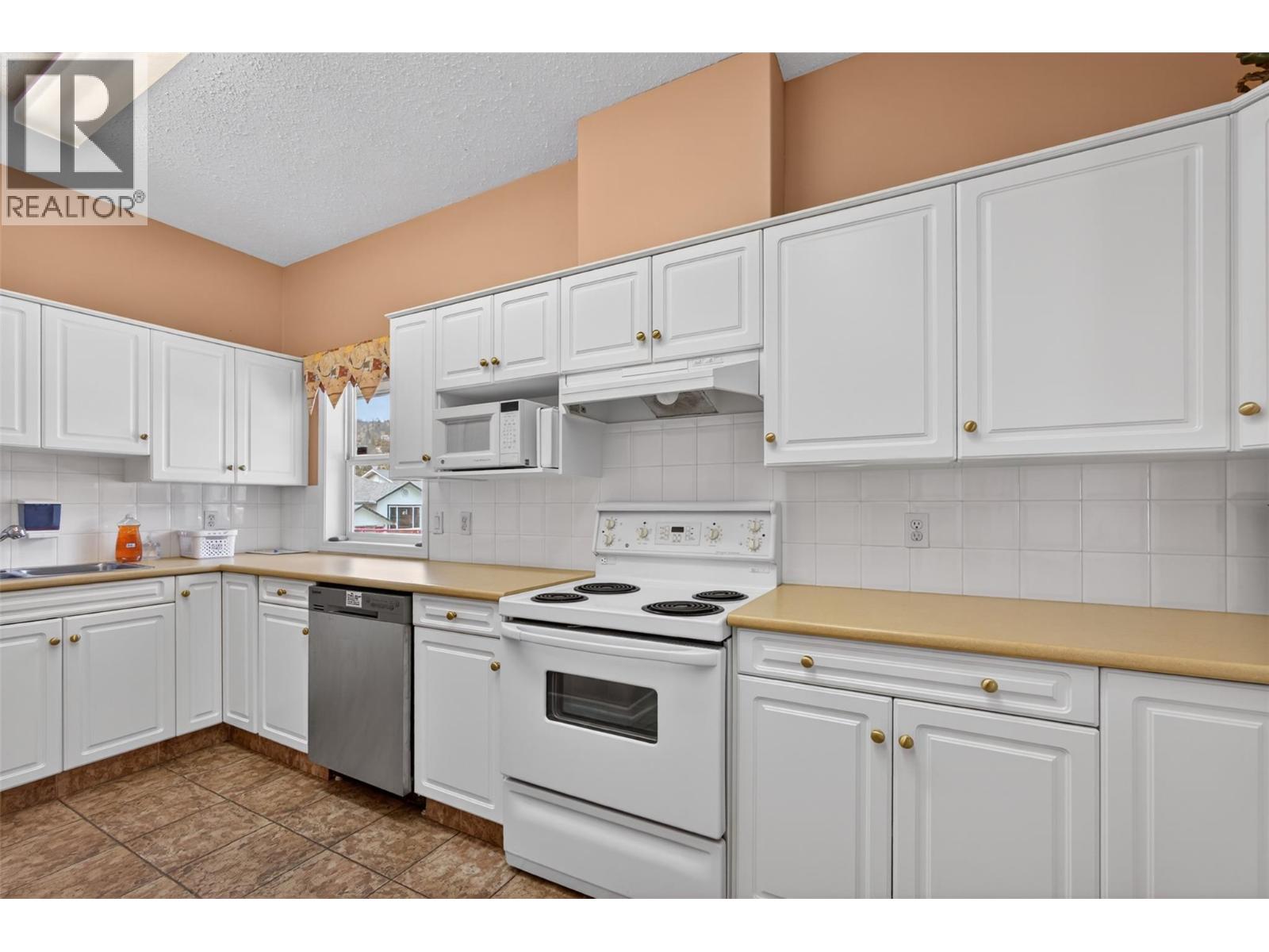 35 2210 Horizon Drive, West Kelowna