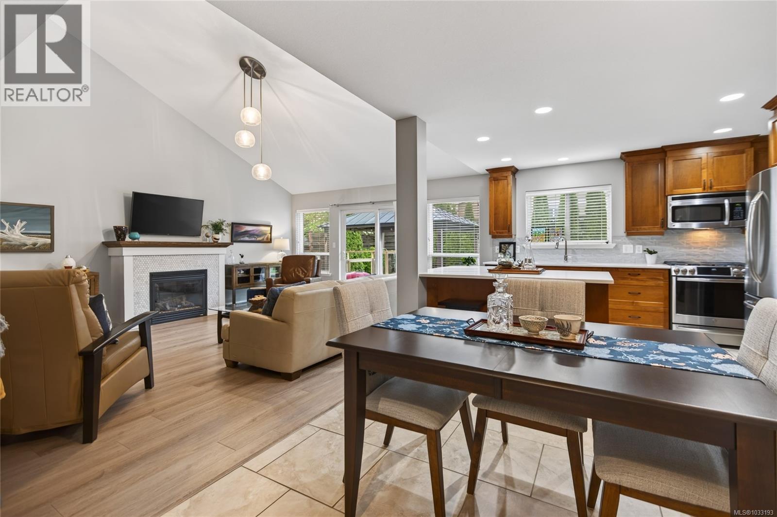 1219 Slater Pl - Image 2