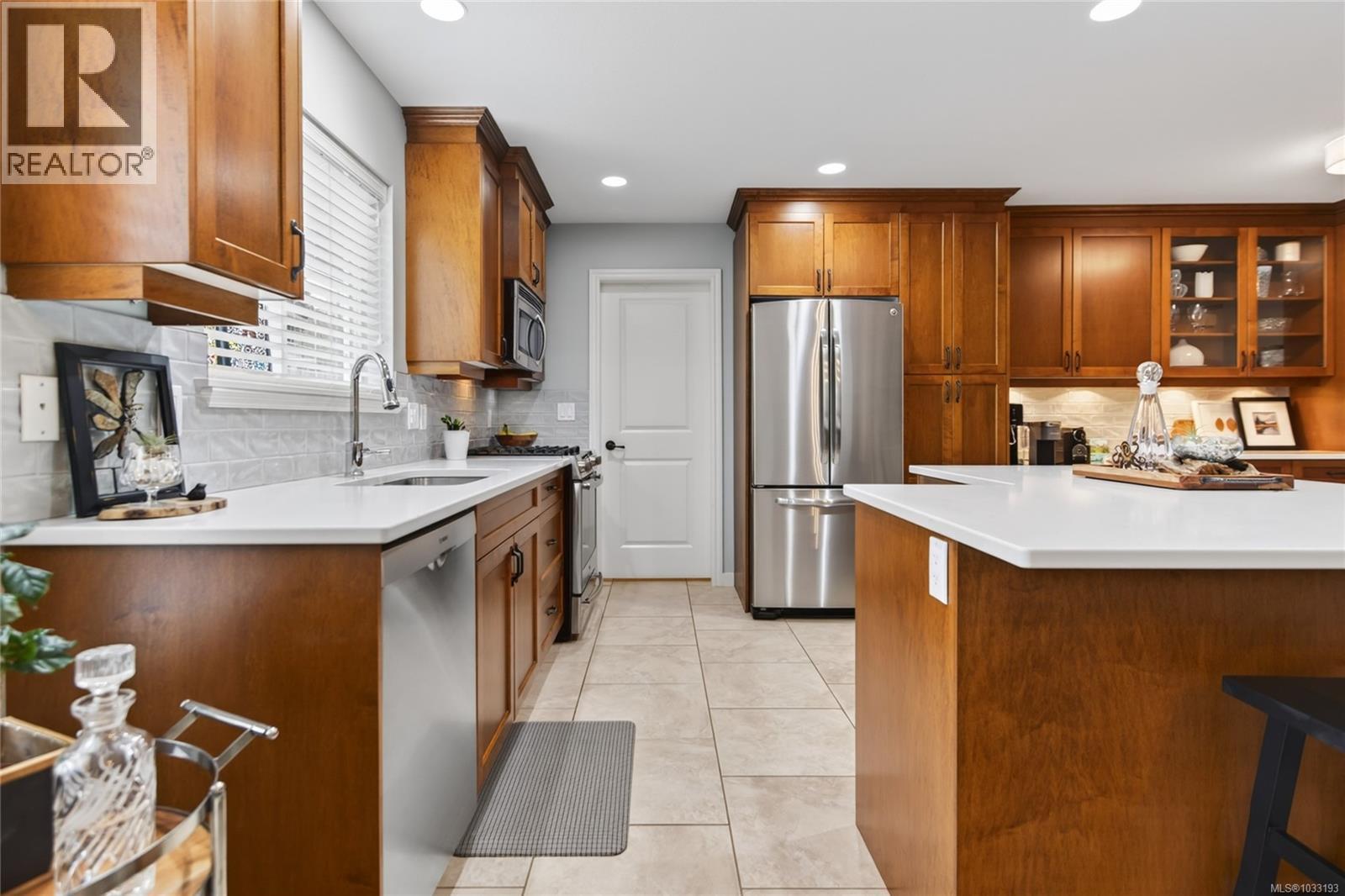 1219 Slater Pl - Image 3