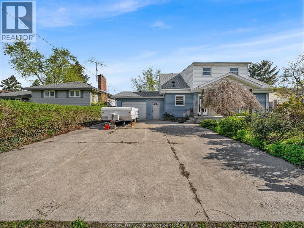 271 Maple, LaSalle, Ontario, N9J1N9 — Photo 2