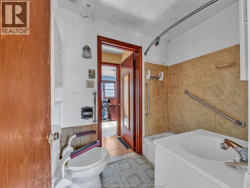 271 Maple, LaSalle, Ontario, N9J1N9 — Photo 8