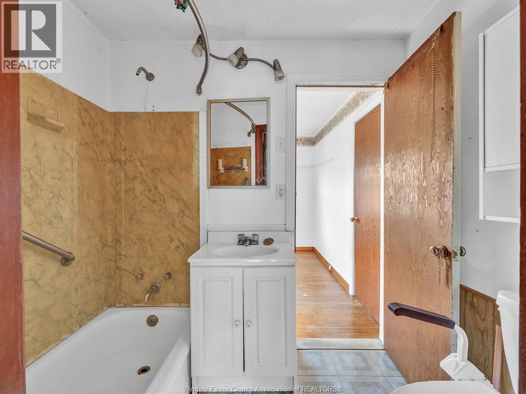 271 Maple, LaSalle, Ontario, N9J1N9 — Photo 9