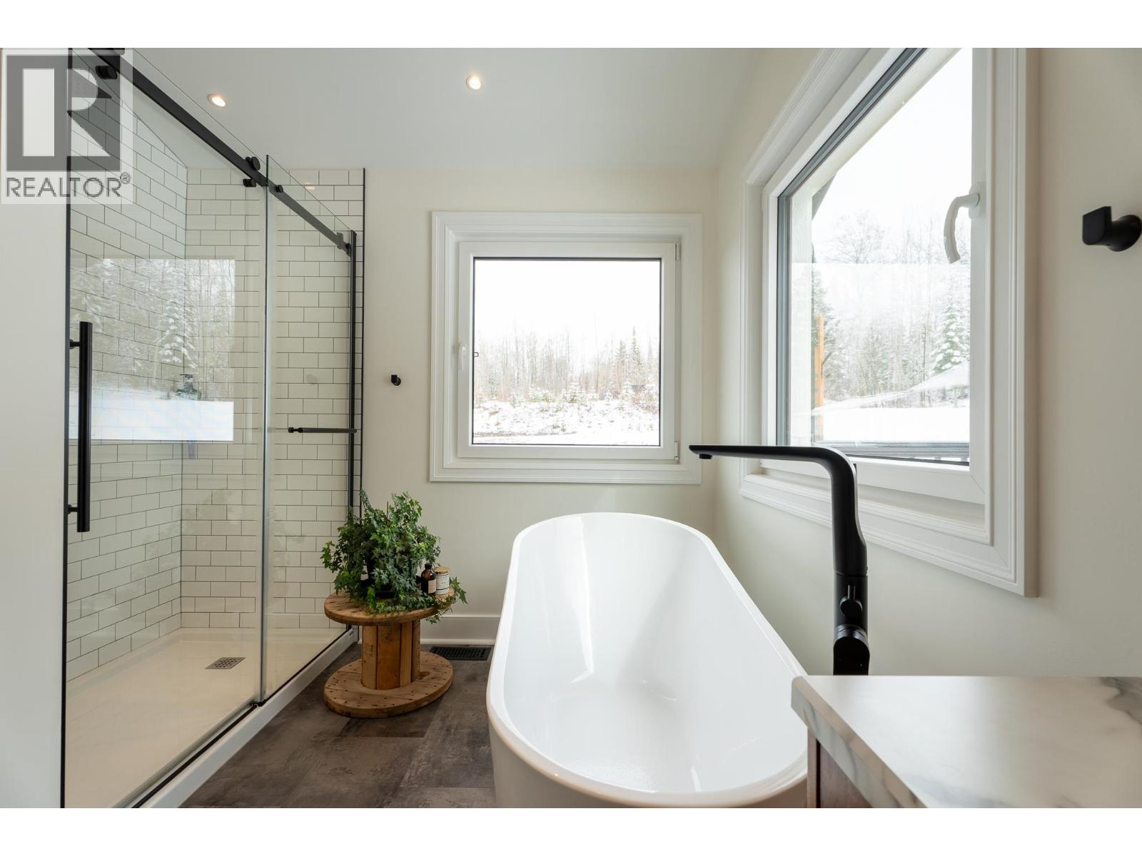 1282 FOREMAN ROAD - 19