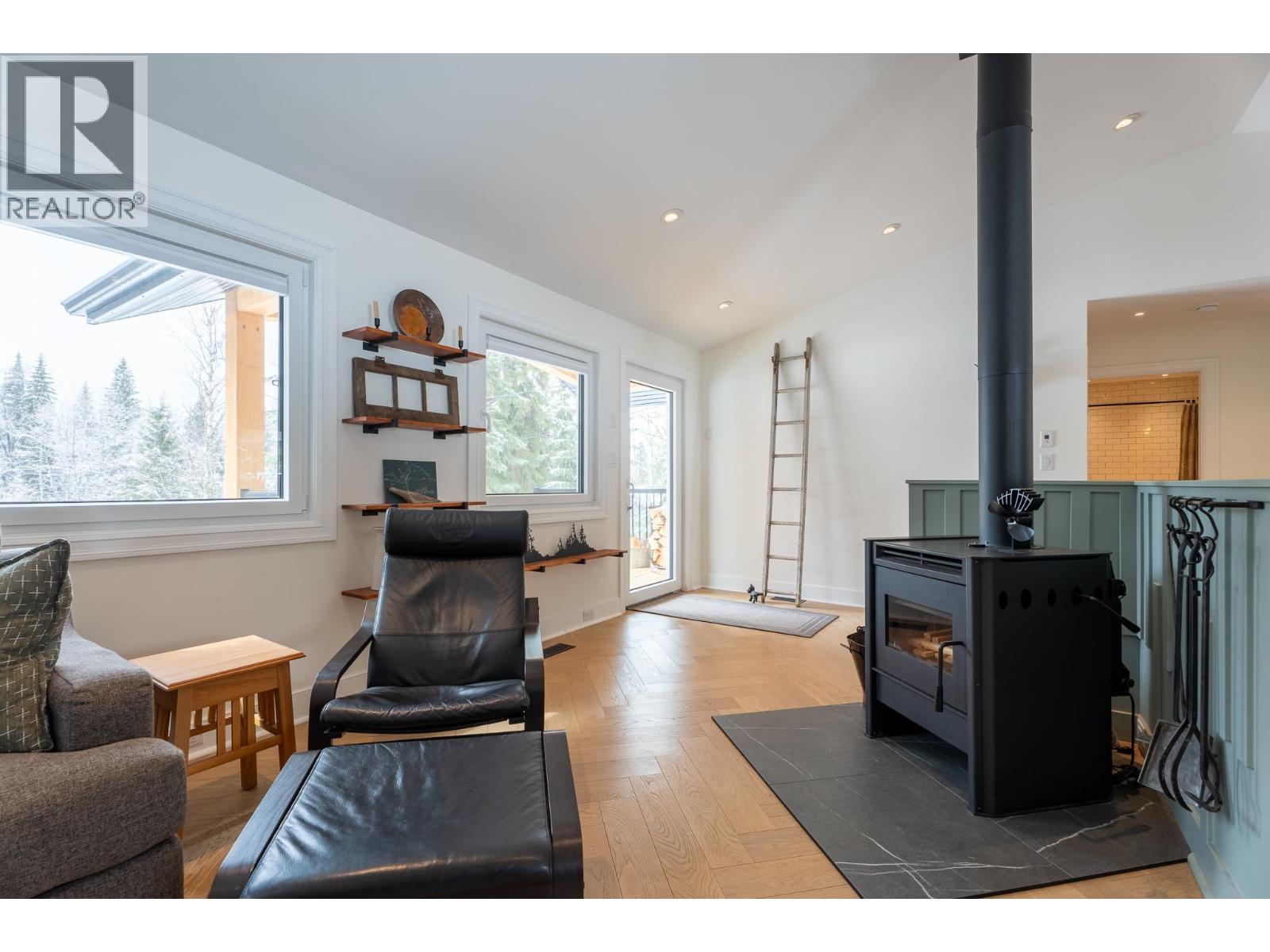 1282 FOREMAN ROAD - 9