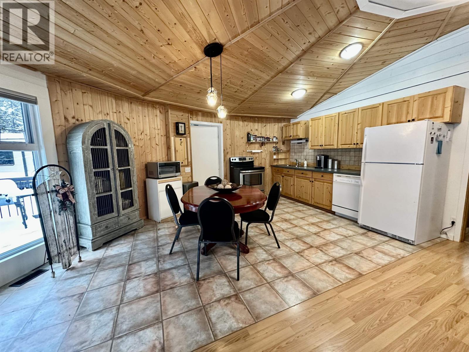 772 S GREEN LAKE ROAD - 7
