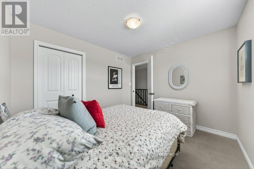 120 WINSTON STREET — photo 20