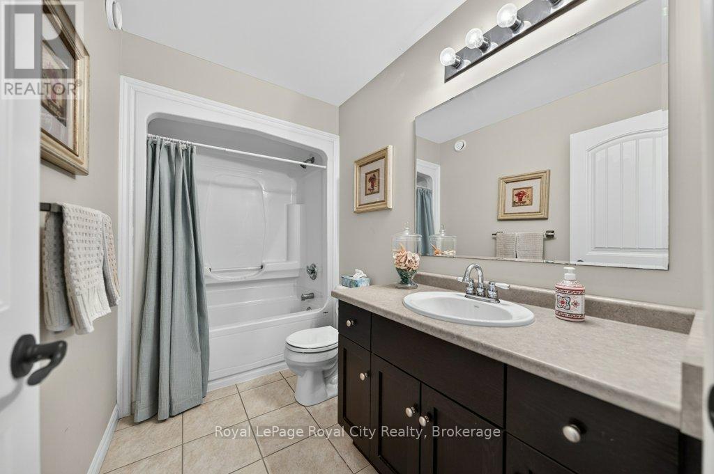 120 WINSTON STREET — photo 24