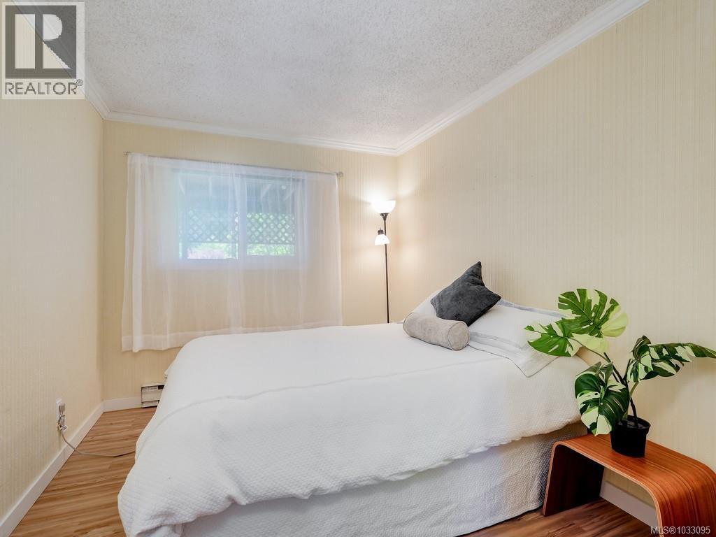  975 Ardmore Drive, North Saanich