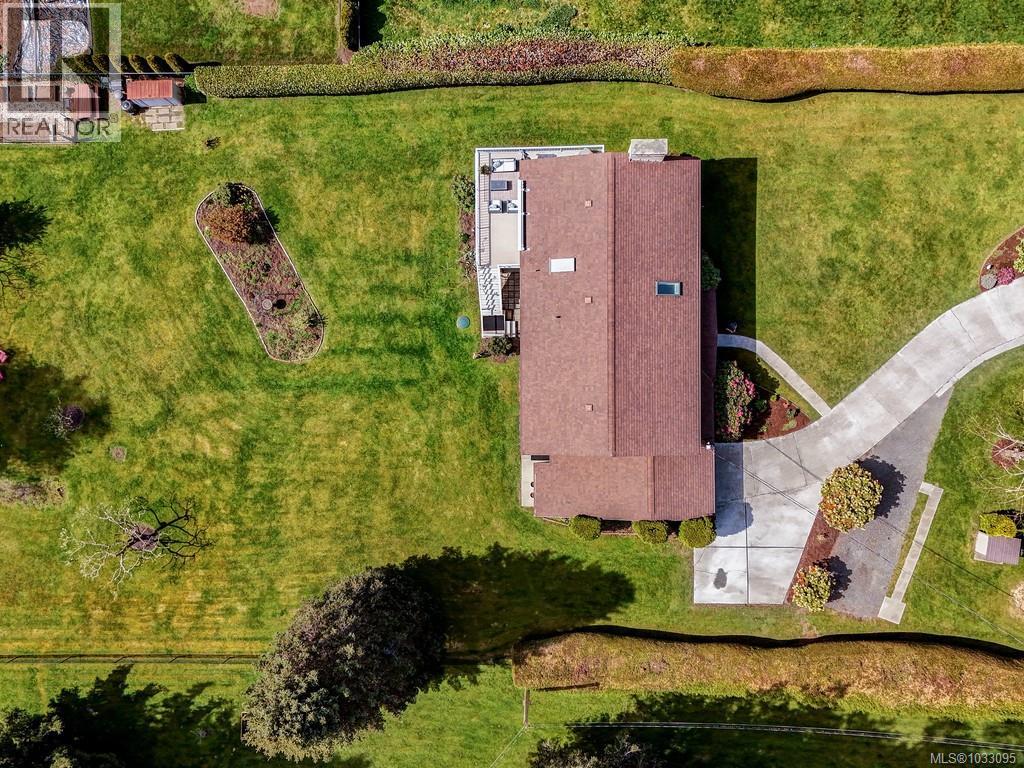  975 Ardmore Drive, North Saanich