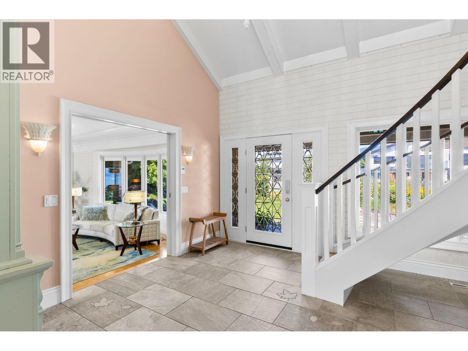  1601 Pritchard Drive, West Kelowna