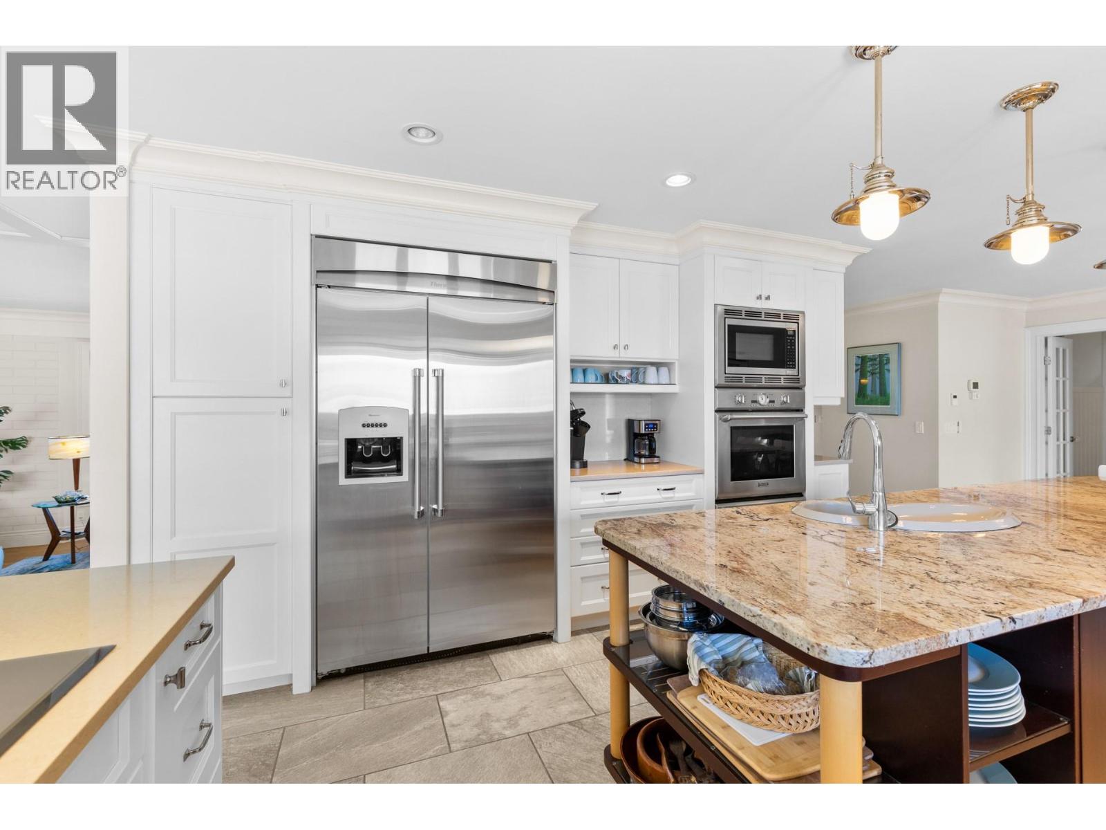  1601 Pritchard Drive, West Kelowna