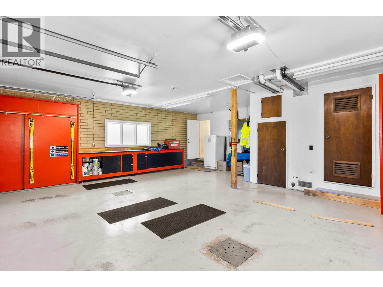  1601 Pritchard Drive, West Kelowna