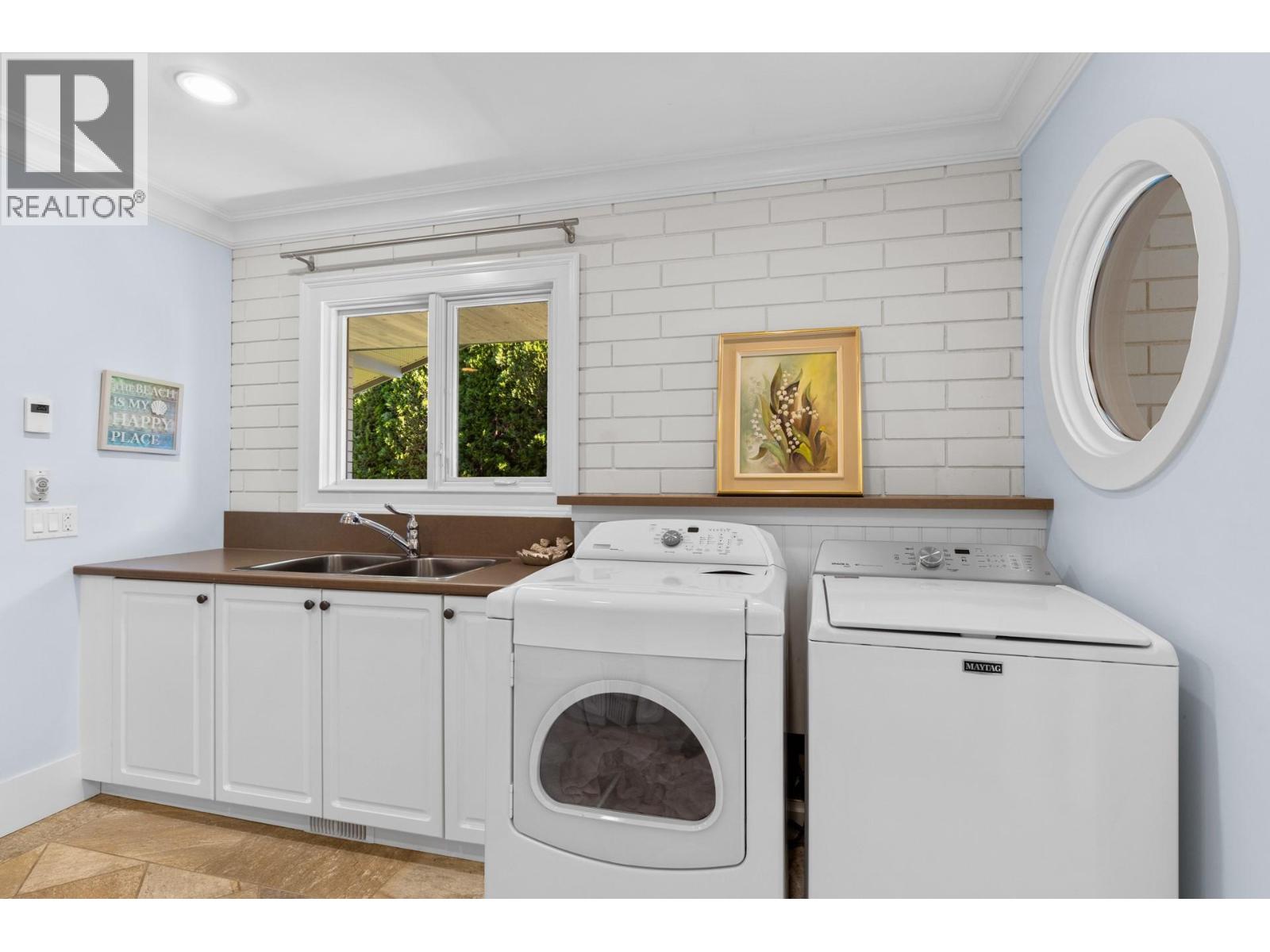  1601 Pritchard Drive, West Kelowna