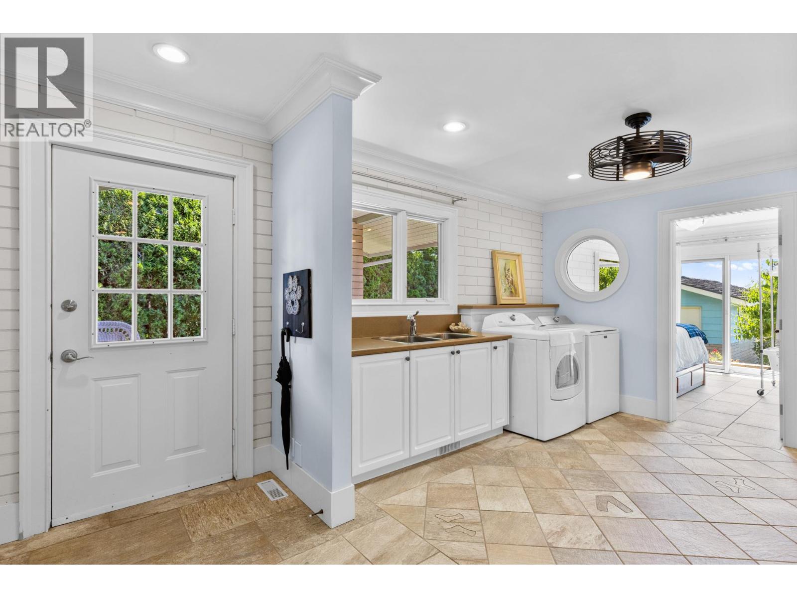  1601 Pritchard Drive, West Kelowna