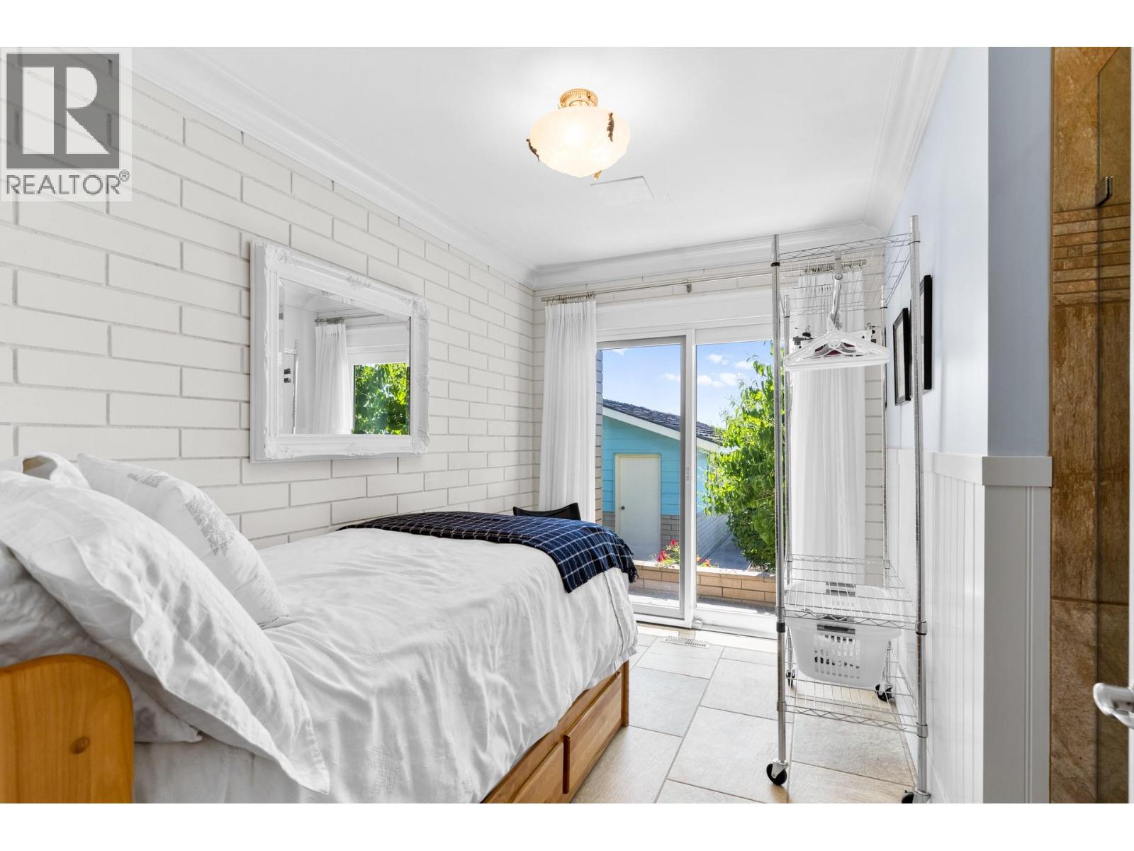  1601 Pritchard Drive, West Kelowna