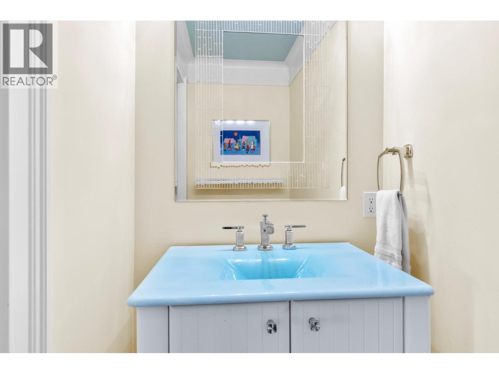  1601 Pritchard Drive, West Kelowna